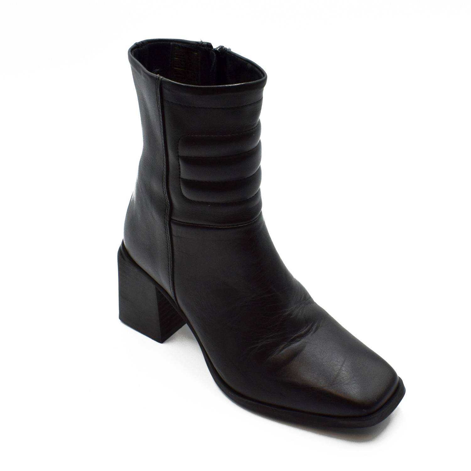 Zign hiking clearance boots in black