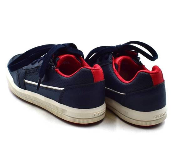 Geox J Arzach B. A children's sports shoes 32