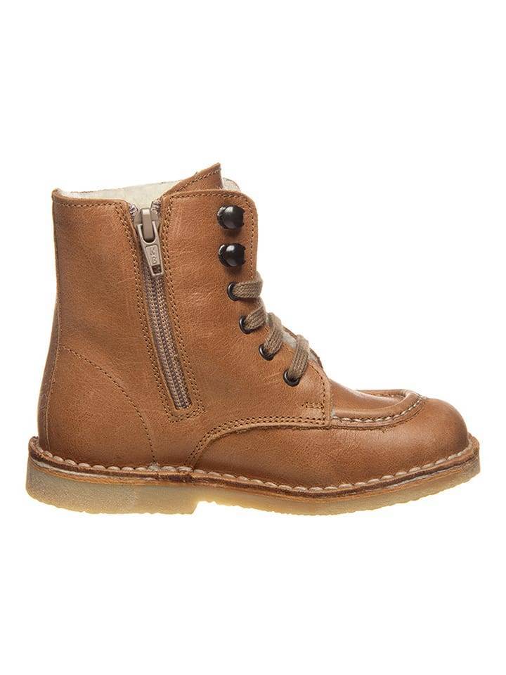 POM POM Leather winter boots in camel 27