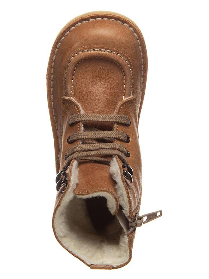 POM POM Leather winter boots in camel 27