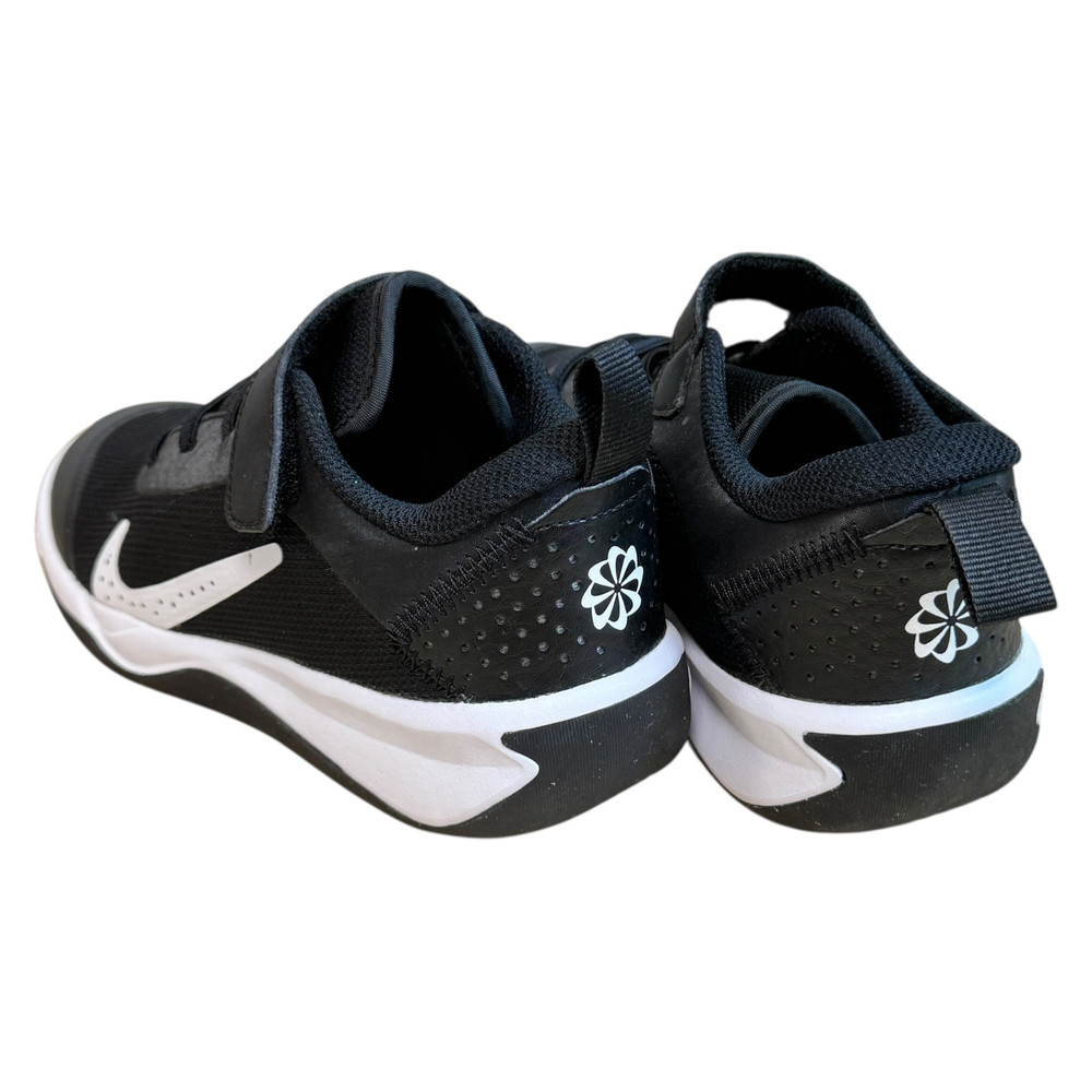 Nike Omni Multi-Court BUTY SPORTOWE dziecięce 32/33.5