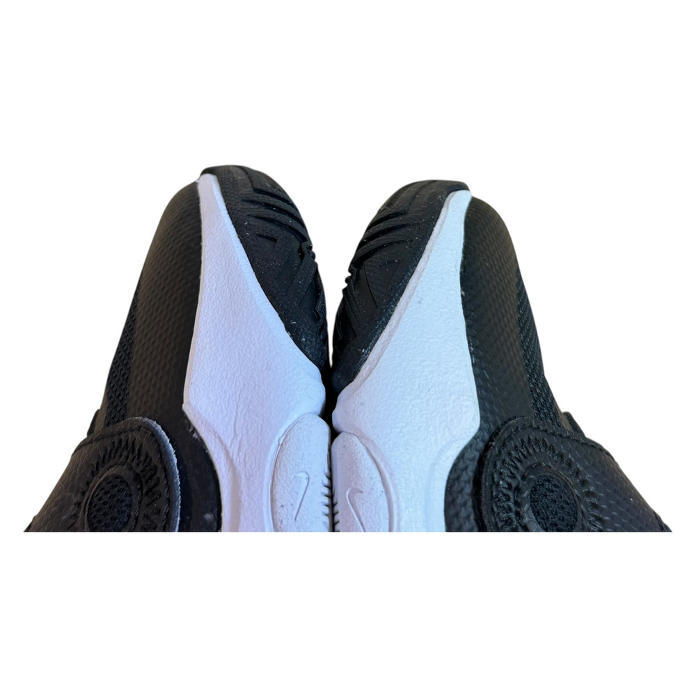 Nike Team Hustle D BUTY SPORTOWE dziecięce 28.5/29.5