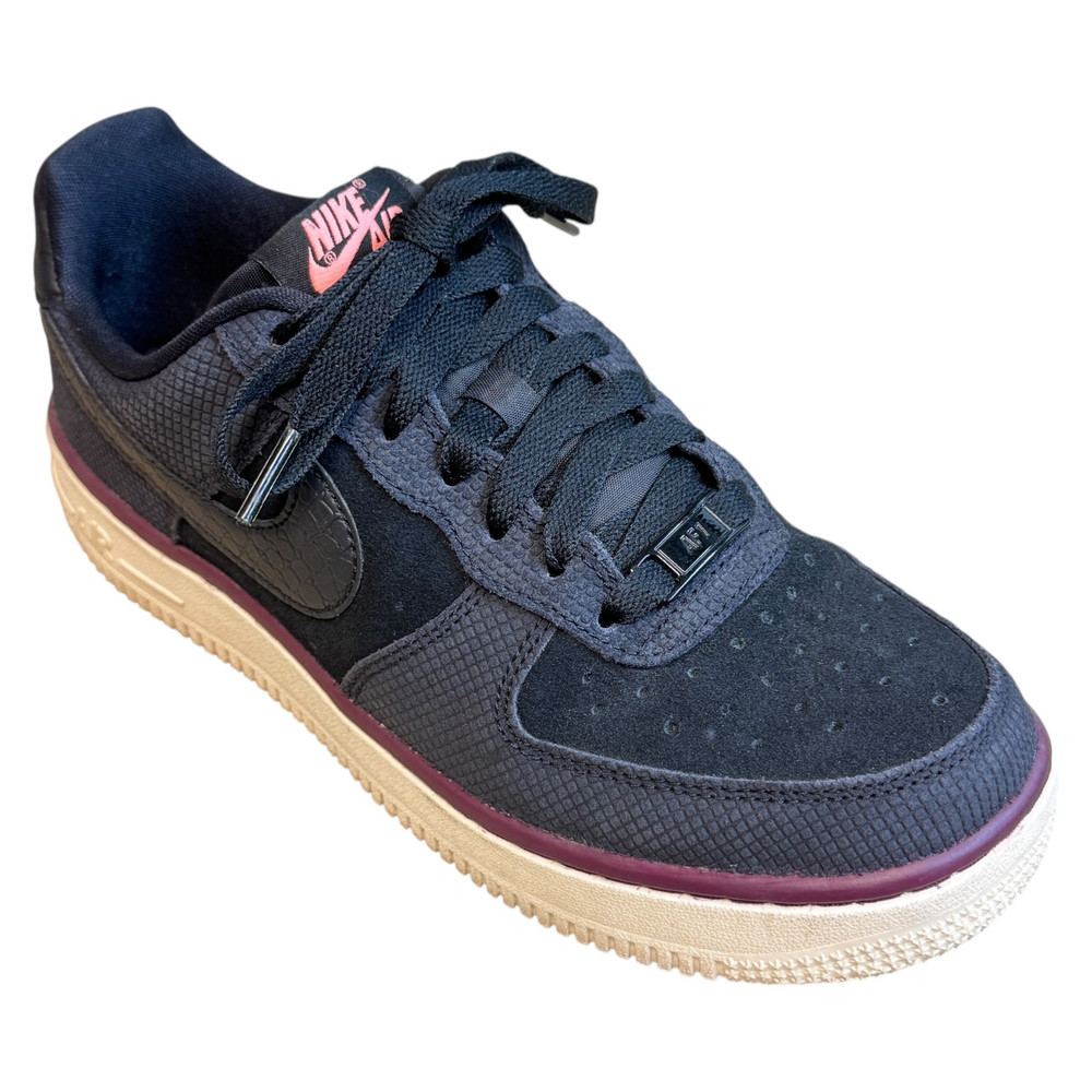 Nike WMNS AIR FORCE 1 '07 SUEDE BUTY SPORTOWE damskie 38