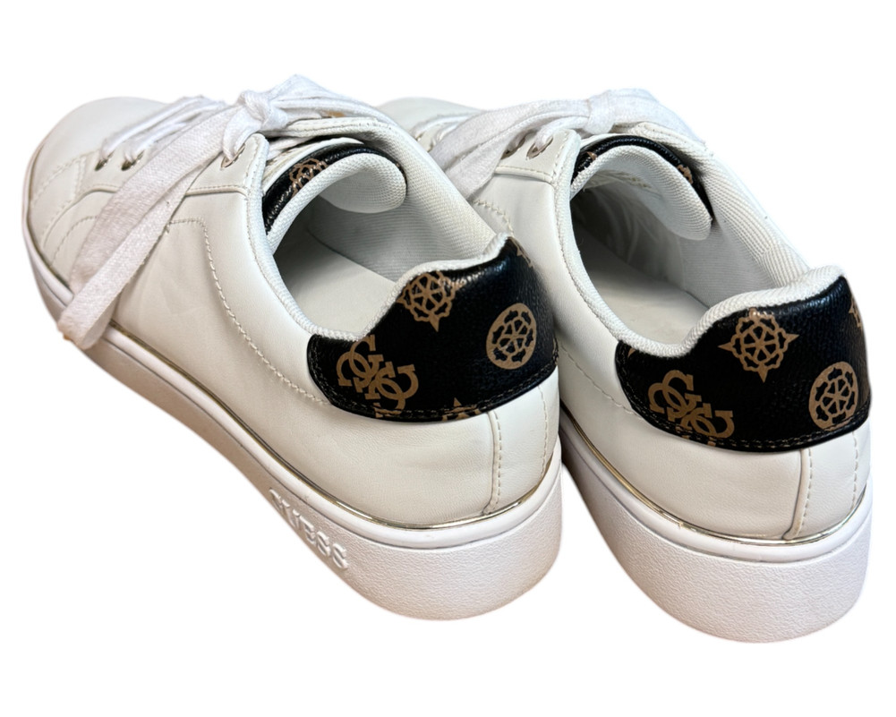 Guess BECKIE  TRAMPKI  damskie 41