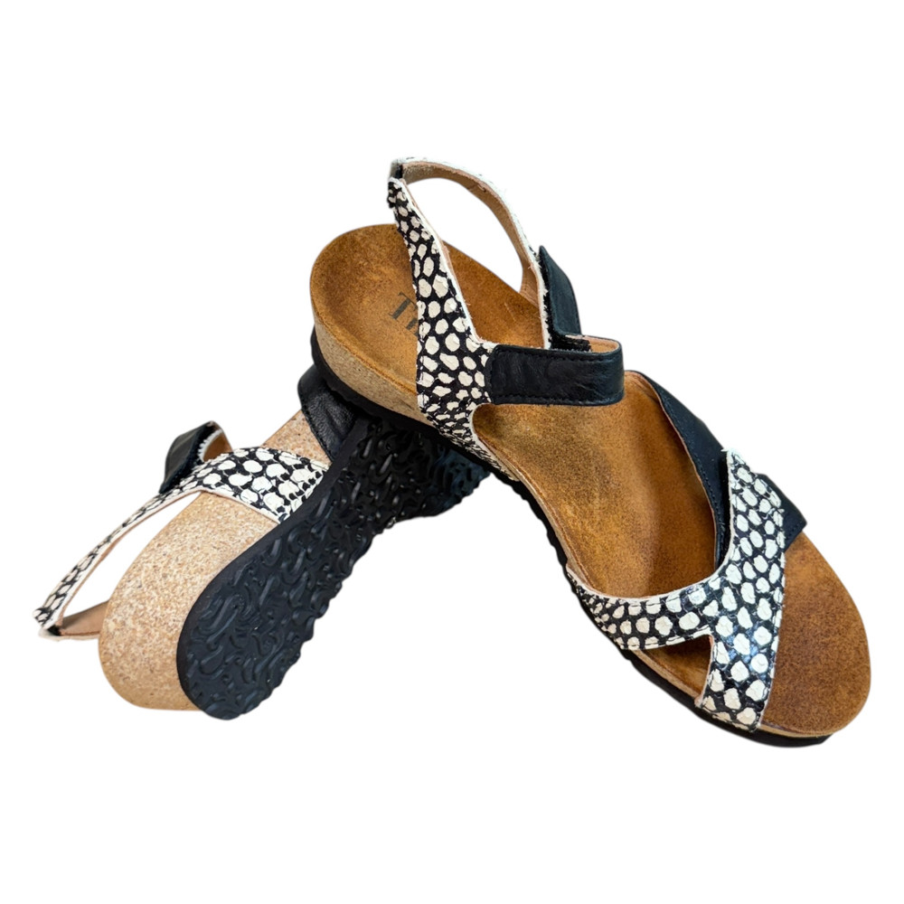 Think SANDAŁY damskie 37