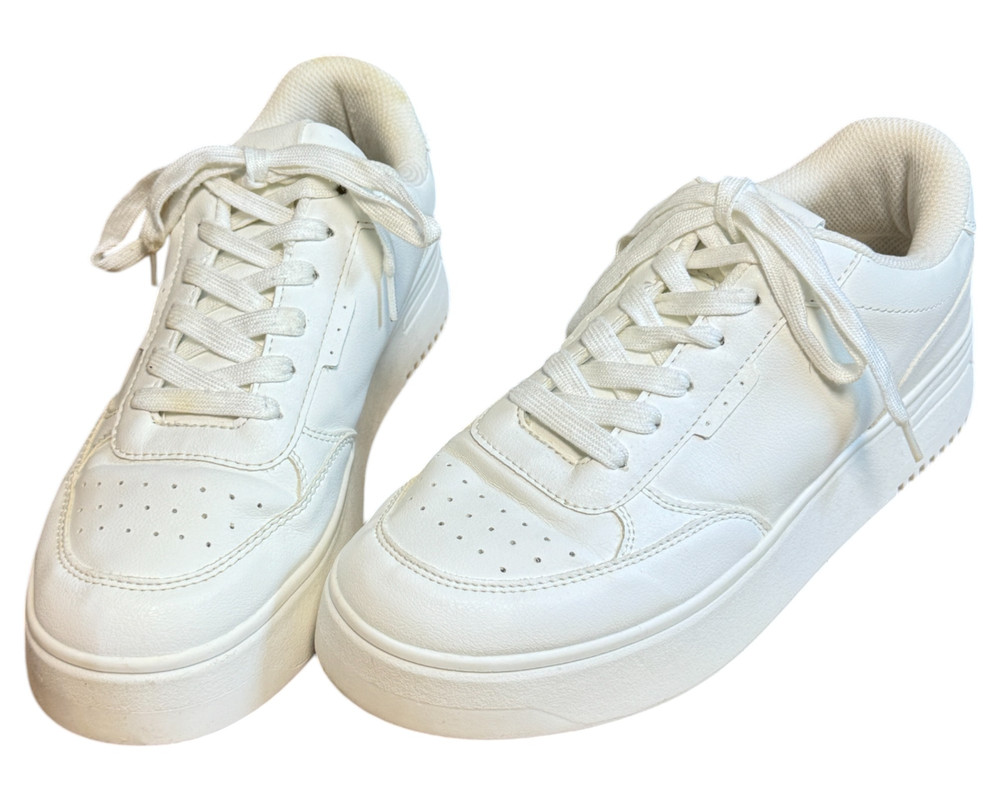 Pull&Bear  BUTY SPORTOWE  damskie 40
