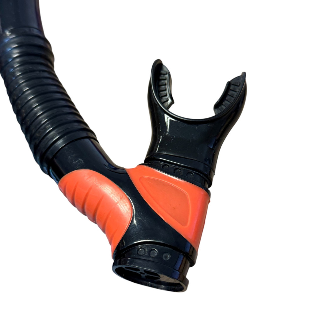 Fajka do snorkelingu AQUASTIC Cove czarny