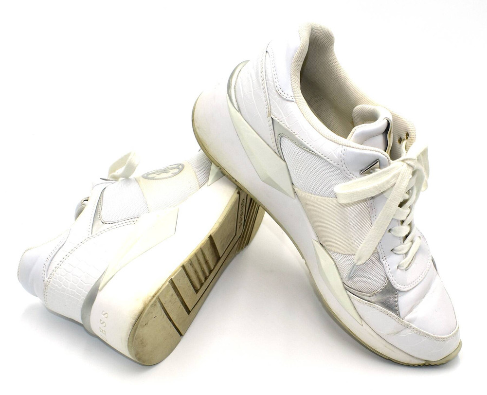 Guess TESHA 4G LOGO BUTY SPORTOWE  damskie 40