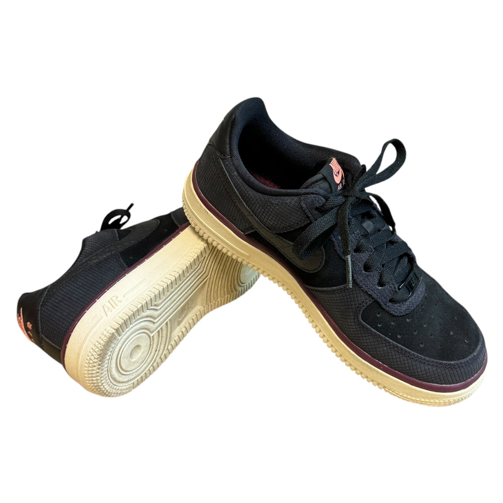 Nike WMNS AIR FORCE 1 '07 SUEDE BUTY SPORTOWE damskie 38