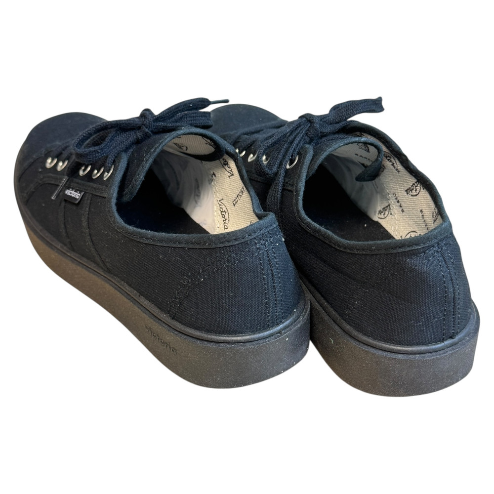 Victoria TRAMPKI damskie 39