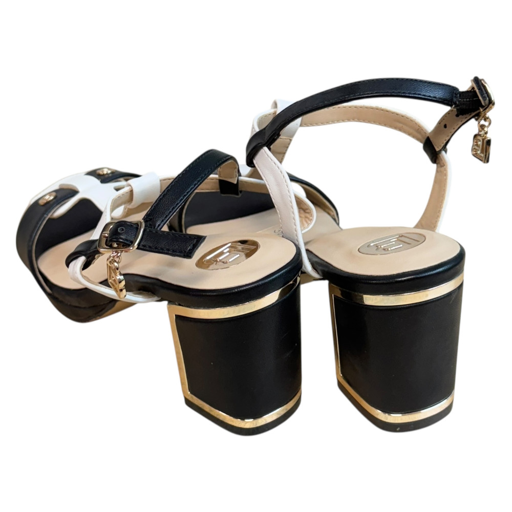 Laura Biagiotti SANDAŁY damskie 36