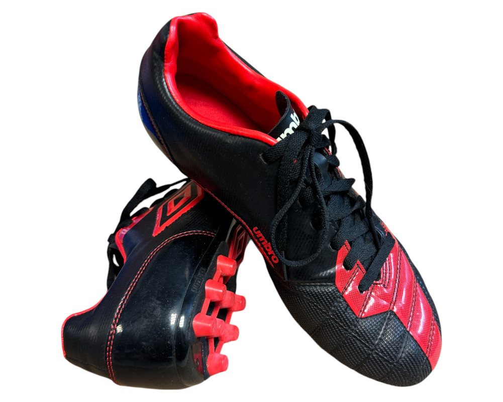 Umbro Tocco 4 Club Fg Soccer Cleat BUTY SPORTOWE korki męskie 40