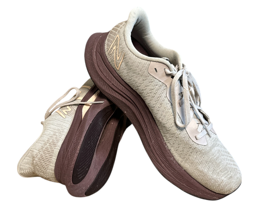 New Balance FuelCell Propel v4 BUTY SPORTOWE  męskie 41.5