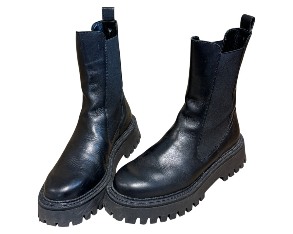 Leger  BOTKI  damskie 40