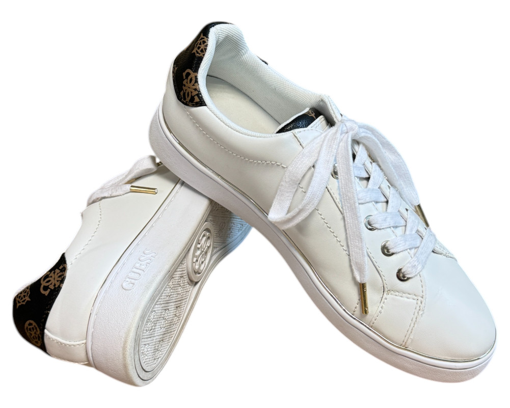 Guess BECKIE  TRAMPKI  damskie 41