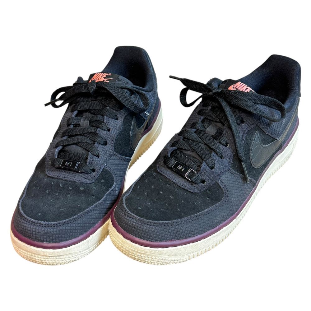 Nike WMNS AIR FORCE 1 '07 SUEDE BUTY SPORTOWE damskie 38