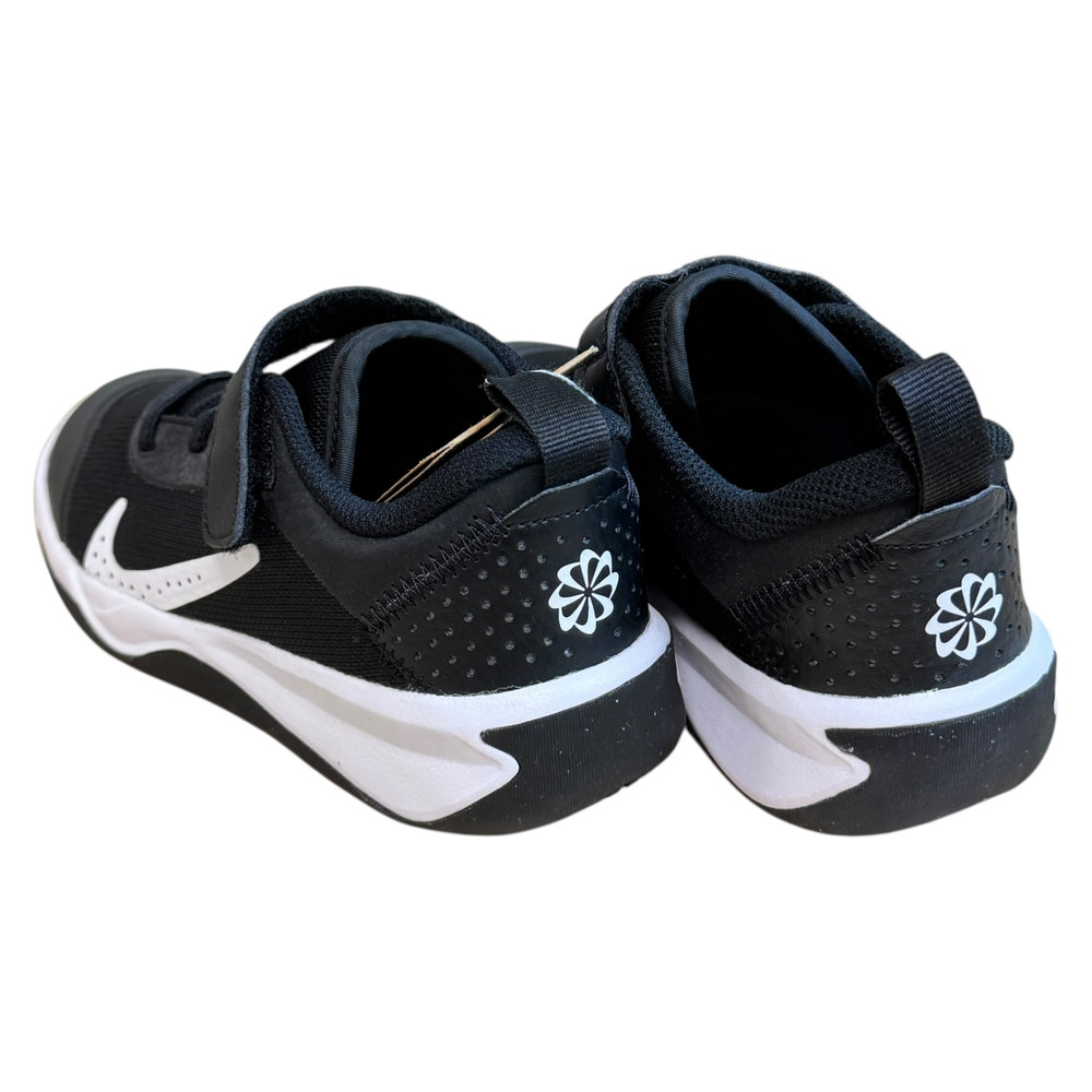 Nike Omni Multi-Court BUTY SPORTOWE dziecięce 32/33