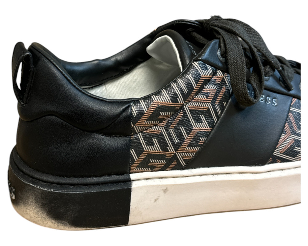 Guess  TRAMPKI  męskie 42